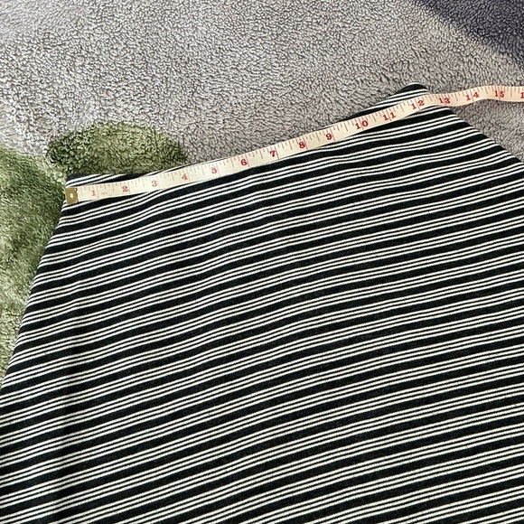 Zara Stretchy Mini Skirt - Picture 8 of 9